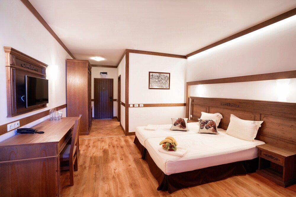 Boutique Complex Trakiets 3