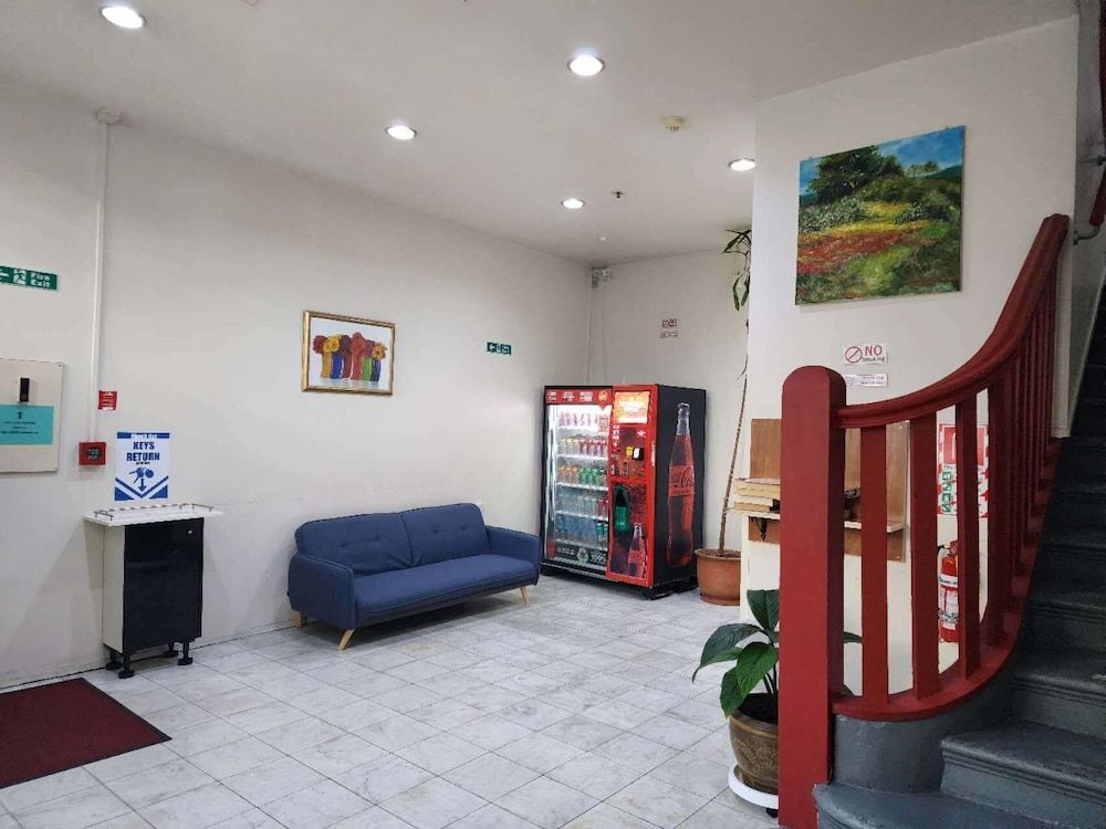 Oceanic Hostel 2