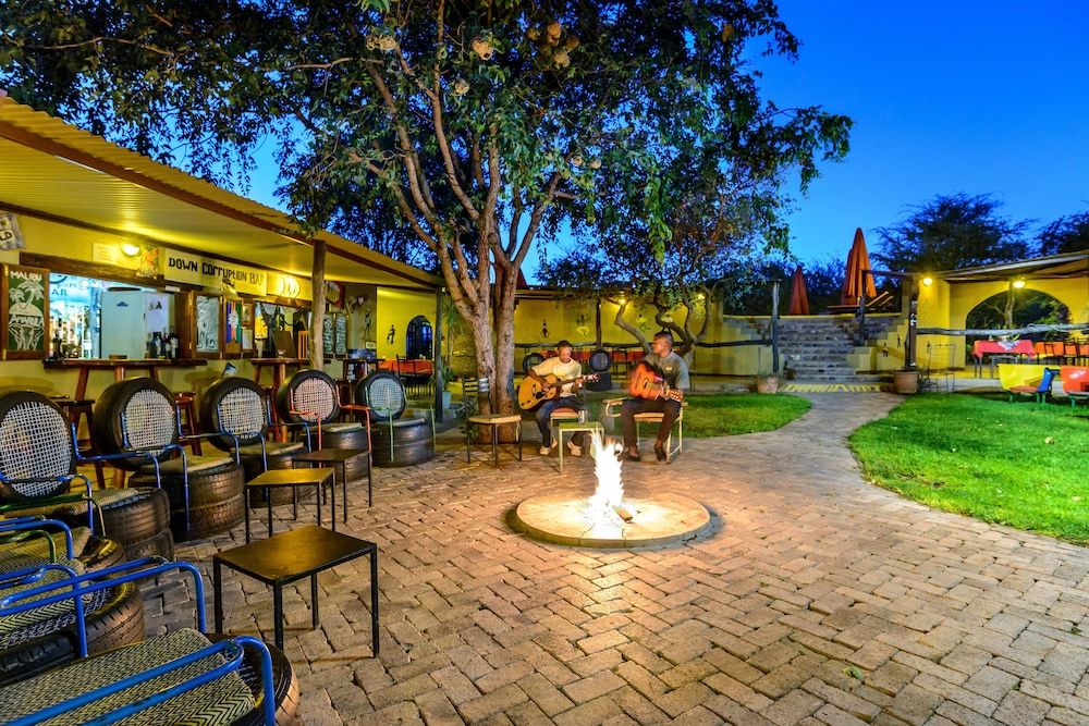 Etosha Safari Camp -1 étoiles à Outjo