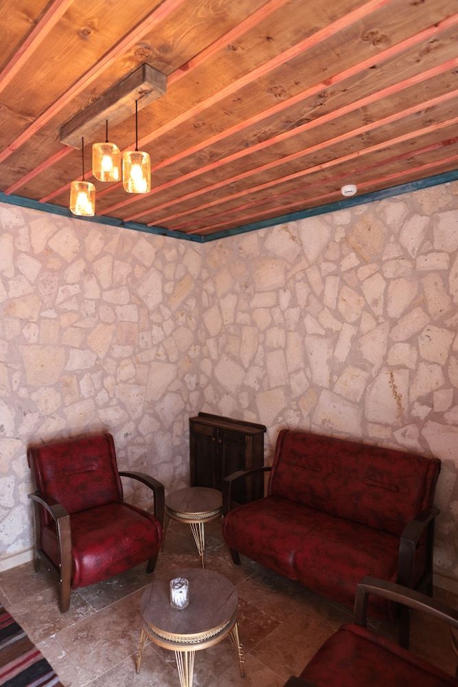 Stone Owl Otel Restaurant 2