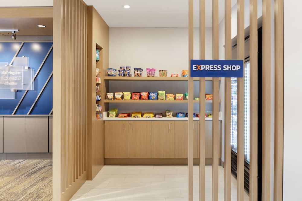 Holiday Inn Express & Suites Port Washington by IHG 2