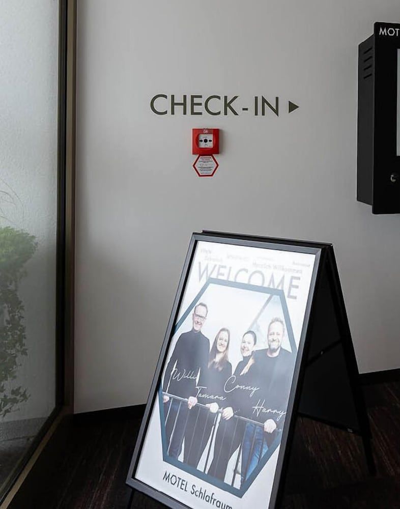 Motel Schlafraum Weng - Dein smartes Hotel 2