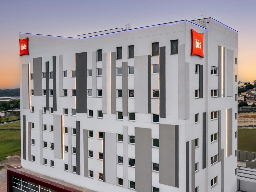 Ibis ArujÔøΩ 3 étoiles à Arujá