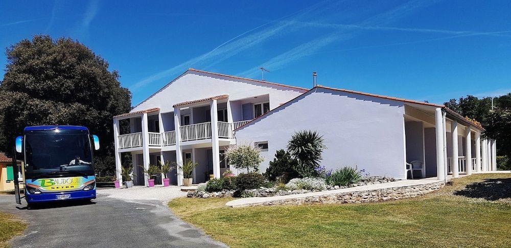 Les ChvÔøΩnes Verts 2