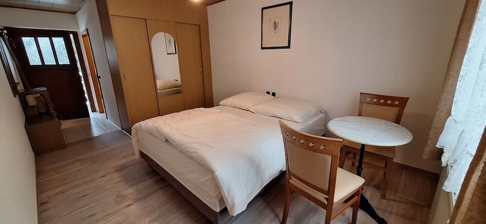 Sharma S Hotel -1 estrelas em Ilmenau