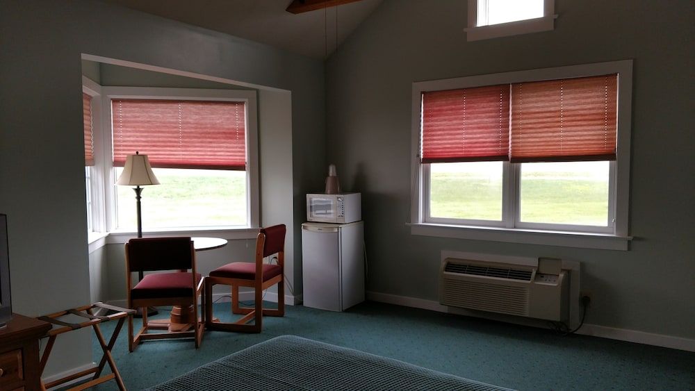 Spruce Lane Lodge and Cottages 2