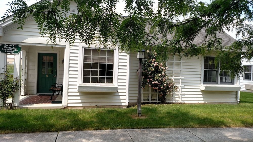 Spruce Lane Lodge and Cottages -1 estrelas em Smoketown