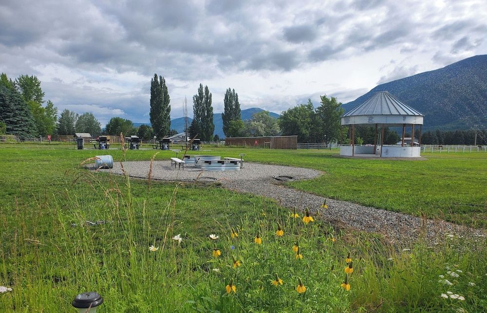 Glacier Acres Guest Ranch -1 estrelas em Columbia Falls