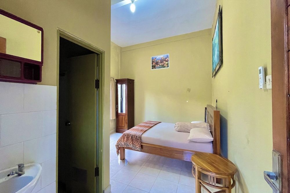 Mongan Homestay Beside The Belulang Hot Spring 2