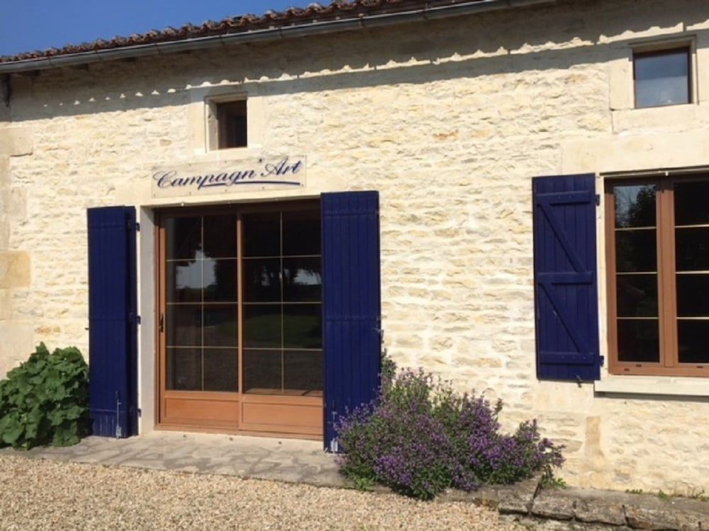 CampagnArt -1 estrelas em Les Fosses