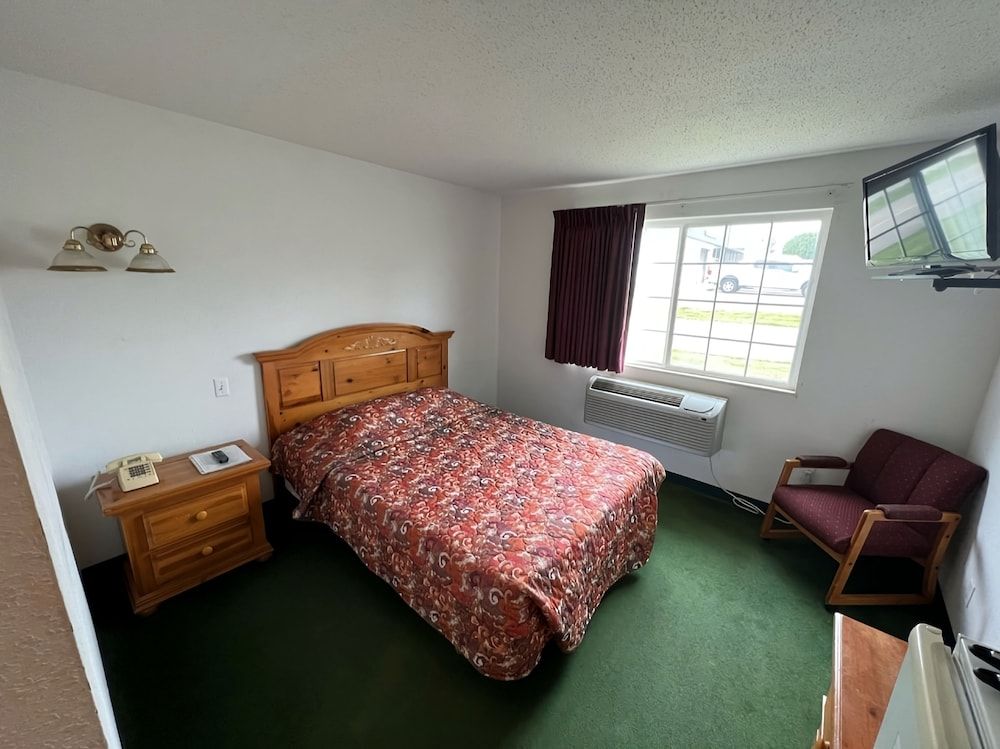 Red Bud Country Inn 3