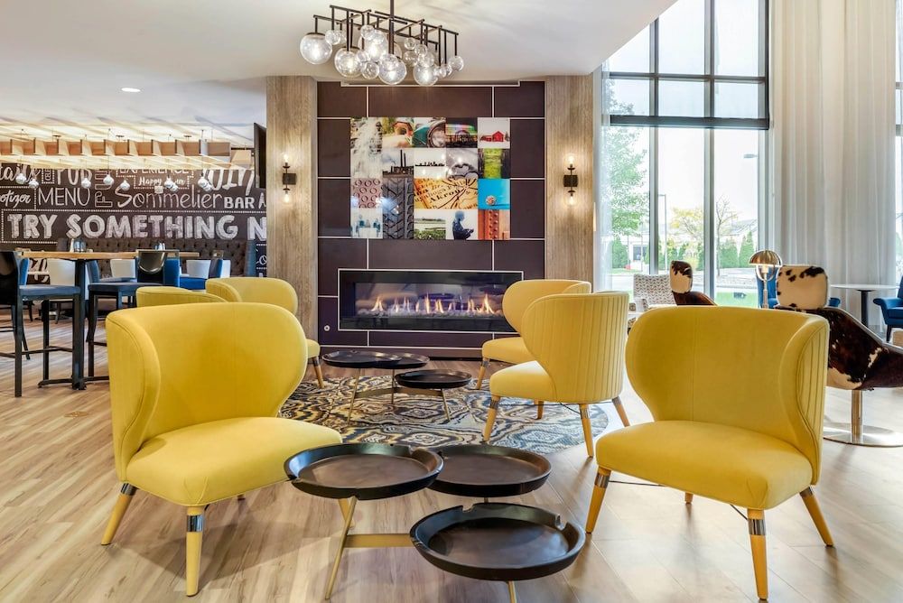 Cambria Hotel Akron - Canton Airport 2