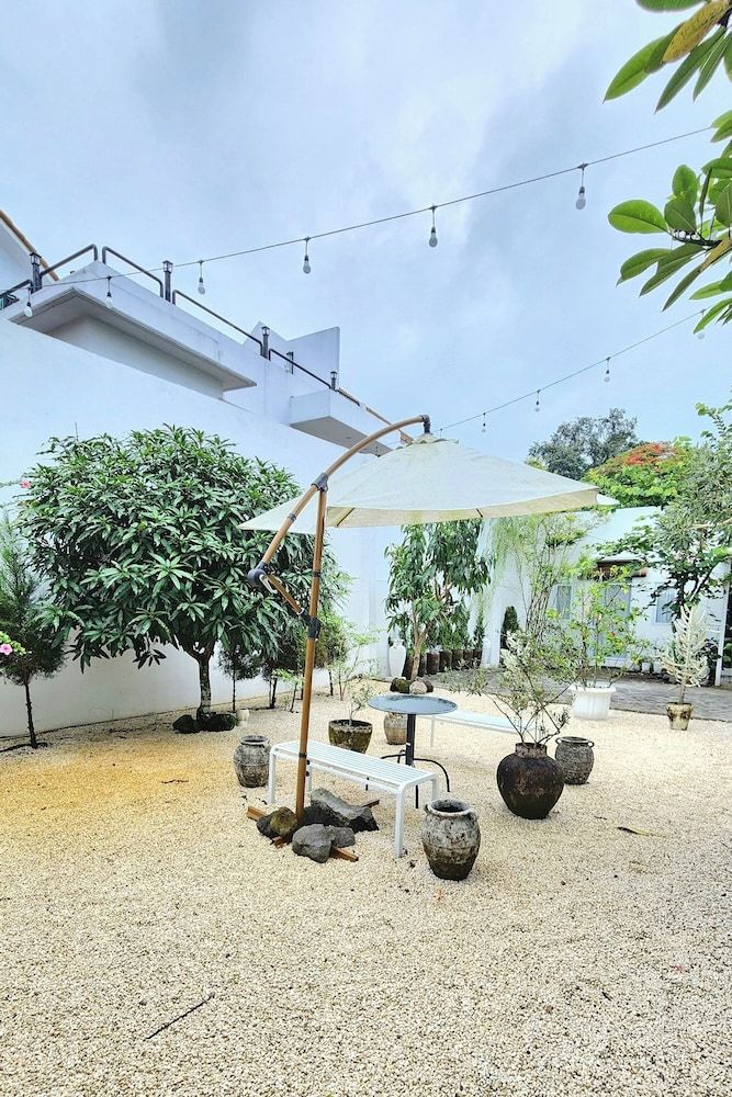 Floraison Living Villa Yogyakarta -1 estrelas em Ngaglik