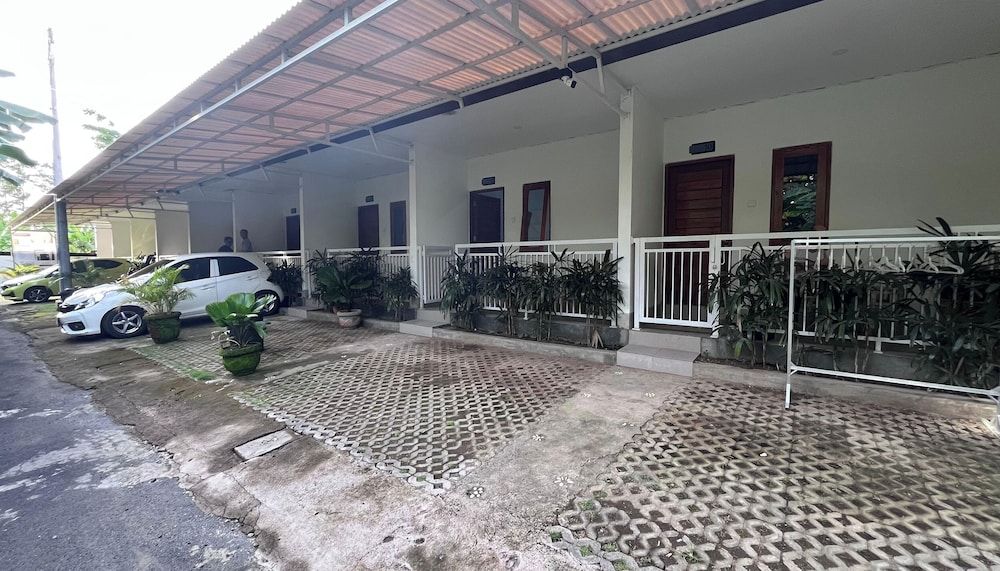 Maisaba Living Sibang Gede 2 estrellas en Bringkit