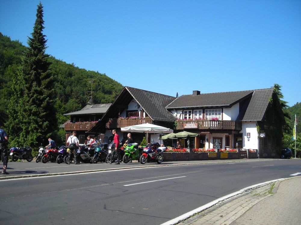 Hotel Forsthaus -1 estrelas em Volkesfeld