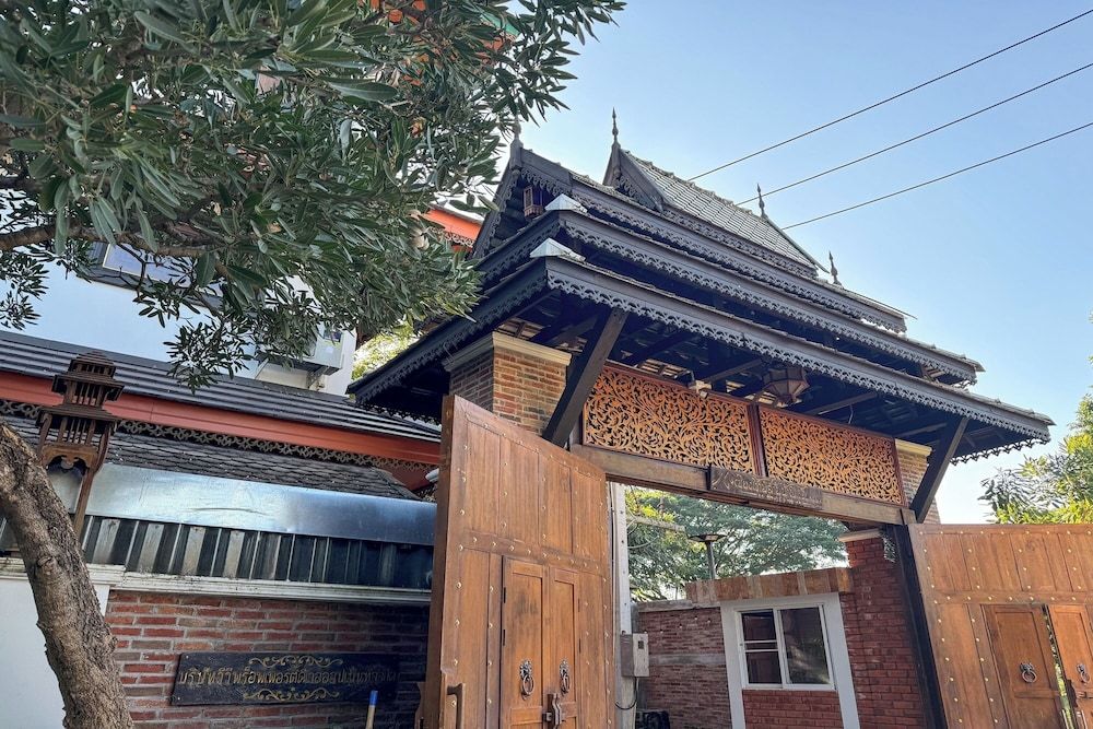 Chiangmai Lanna & Modern Loft Hotel By Zuzu 4 estrelas em Ban Mae Pu Kha