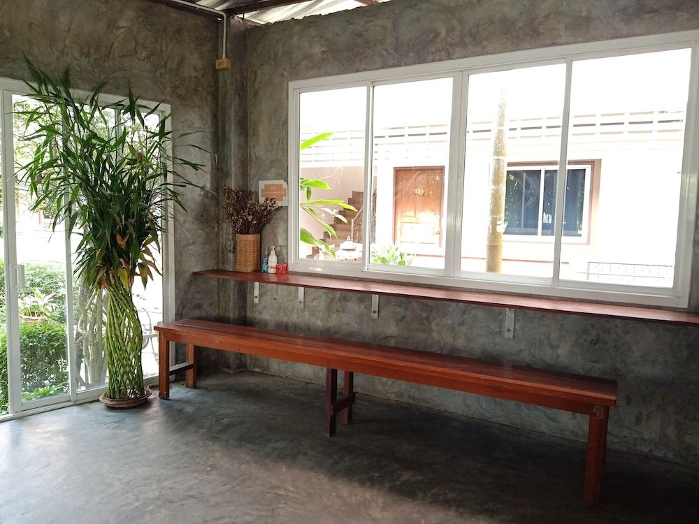 Phumchan Place Hotel 3