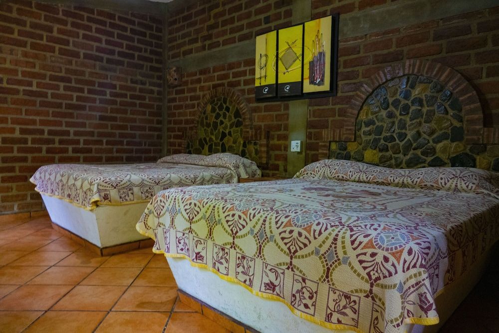 Balneario Y CabaÔøΩas Isis 2