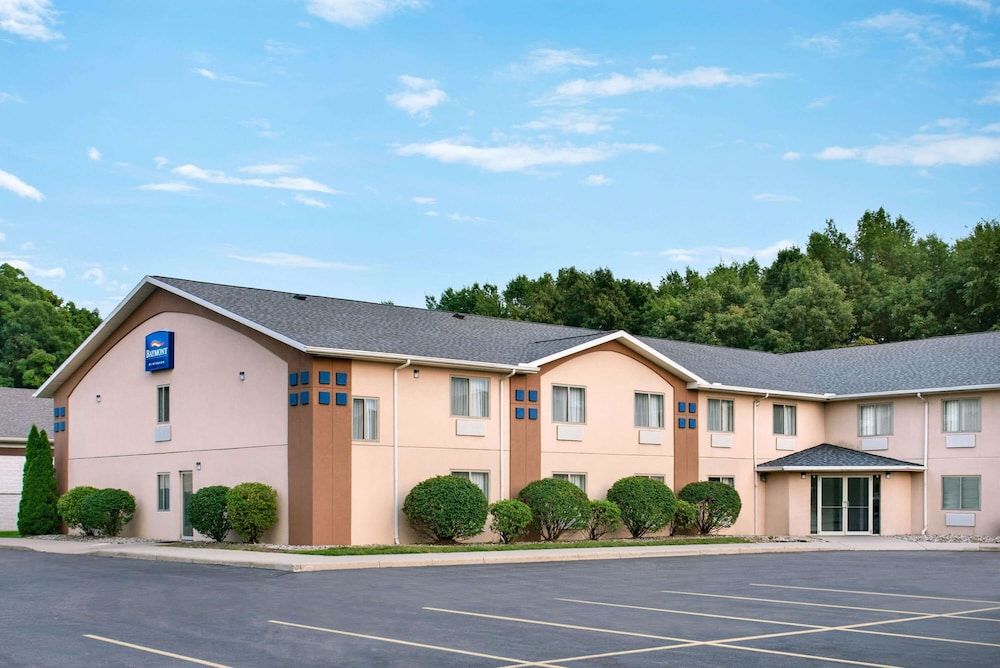 Baymont Inn & Suites by Wyndham Swanton/Toledo Airport 2 estrelas em Swanton