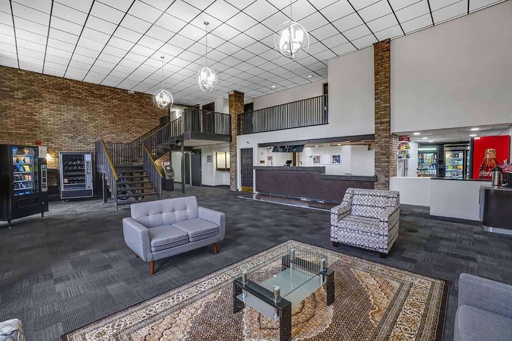 Travelodge by Wyndham Vernon CT 3