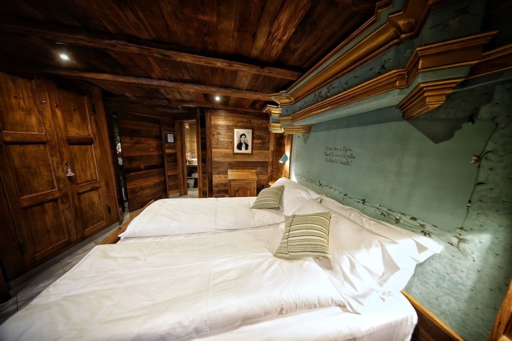 CafÔøΩ Quinson Relais De Charme 2