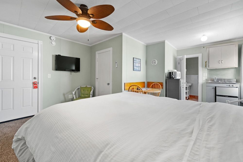 Echo Motel & Oceanfront Properties 2