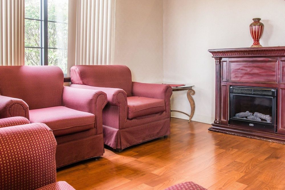 Days Inn Flint / Bishop International Airport 3