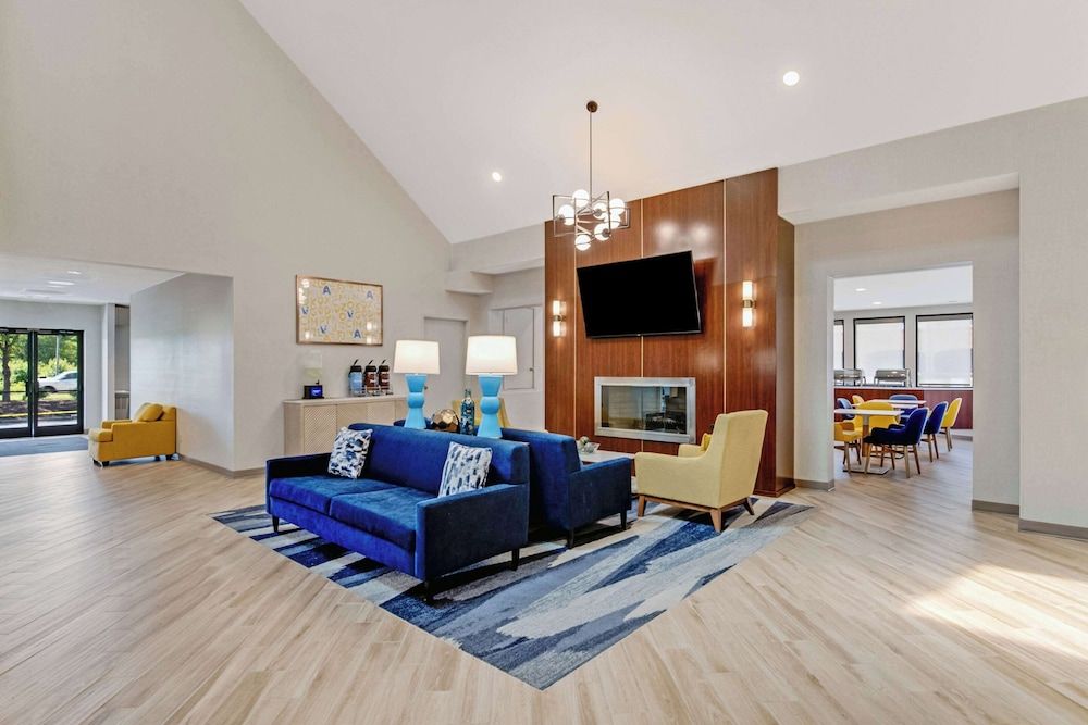 Comfort Suites (Chesapeake) 2