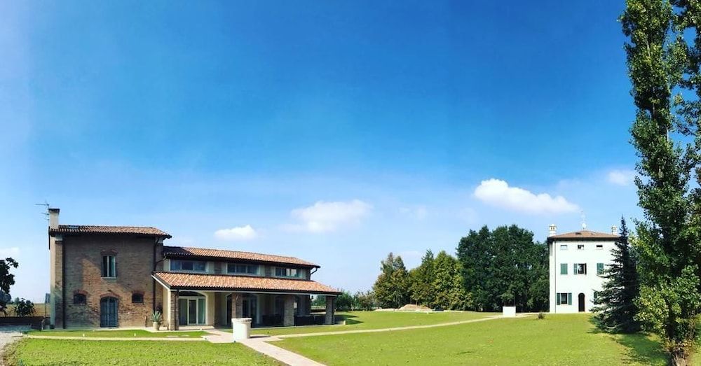 Monteborre -1 estrelas em Cento