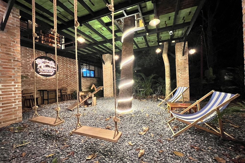 Koon Hom Apartment 2