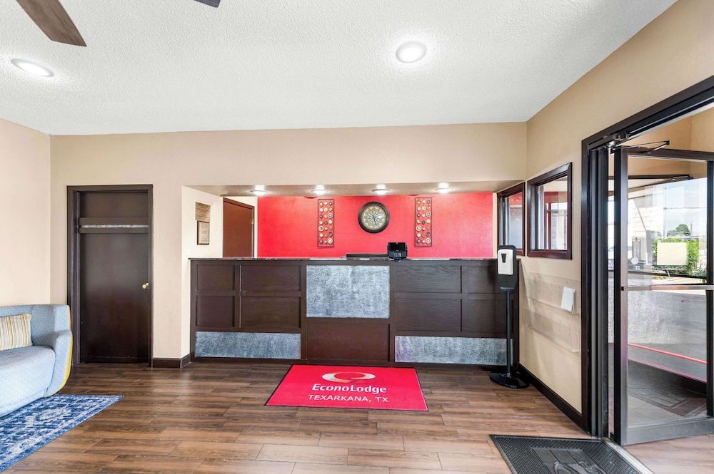 Econo Lodge Texarkana I-30 3
