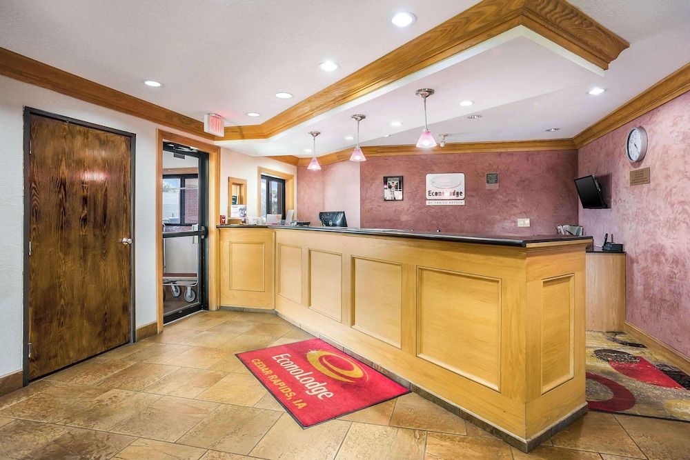 Econo Lodge Cedar Rapids 2