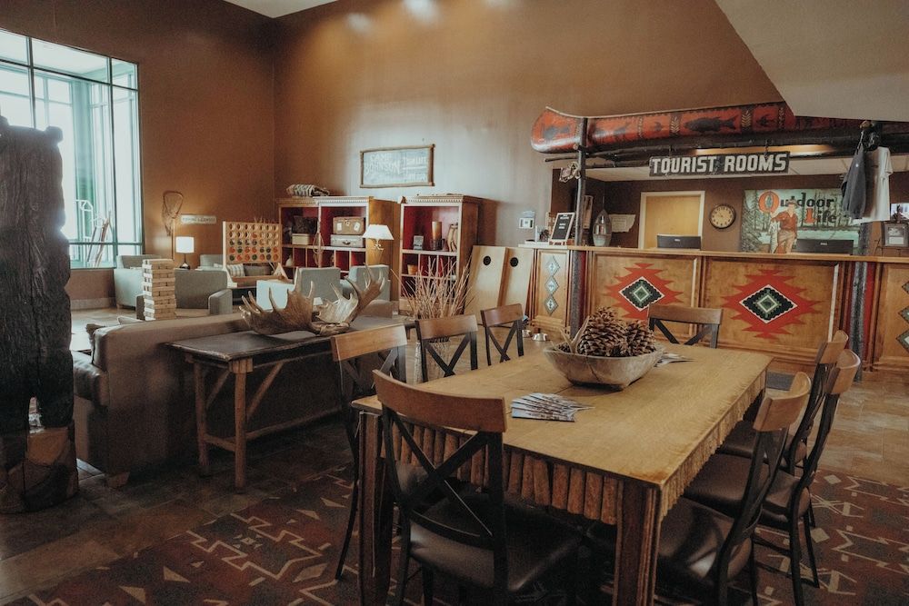 Wildwood Lodge Pewaukee 2