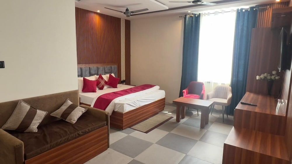 Sunny Pines Resort 2