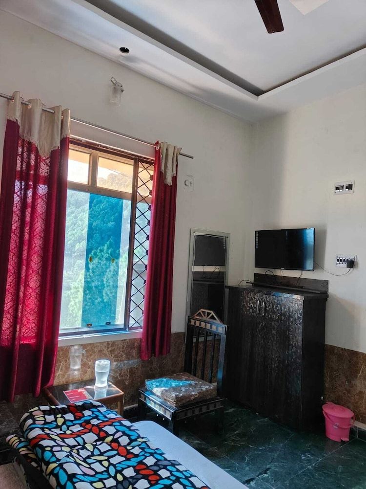 Sunny Pines Resort 3