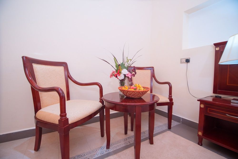 Falcon Heights Hotel 3