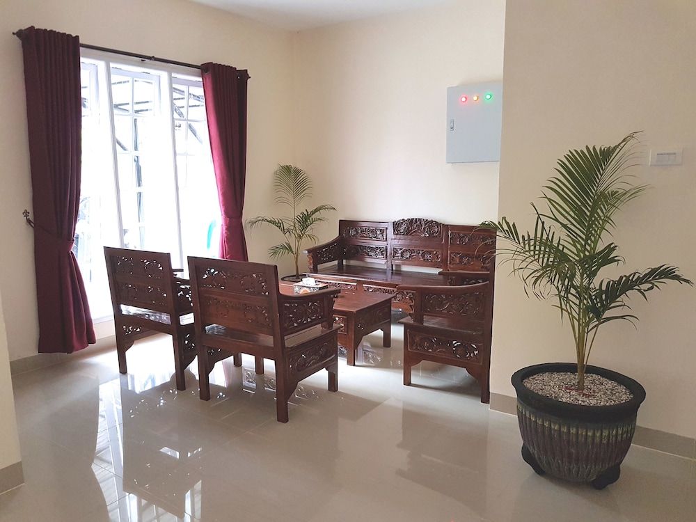 Zoe's Paradise Waterfront Hotel 3 estrelas em Tuk Tuk