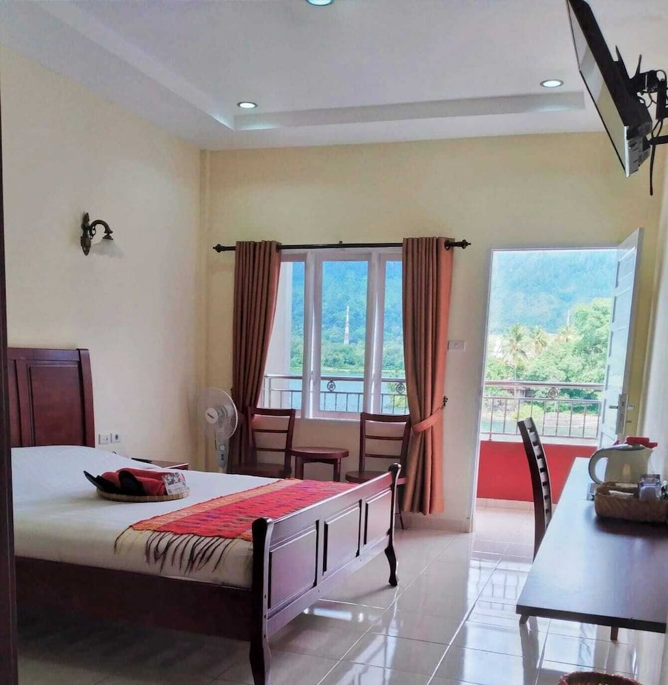 Zoe's Paradise Waterfront Hotel 3