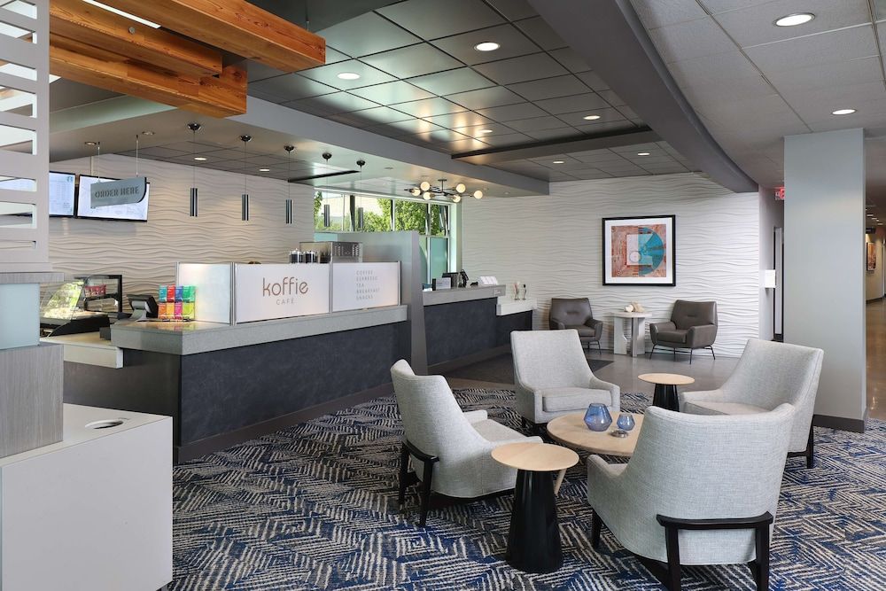 Tulyp, Tapestry Collection by Hilton 2