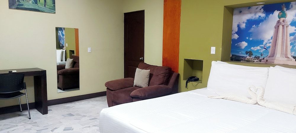 Kartagus Hotel 4 estrellas en San Salvador