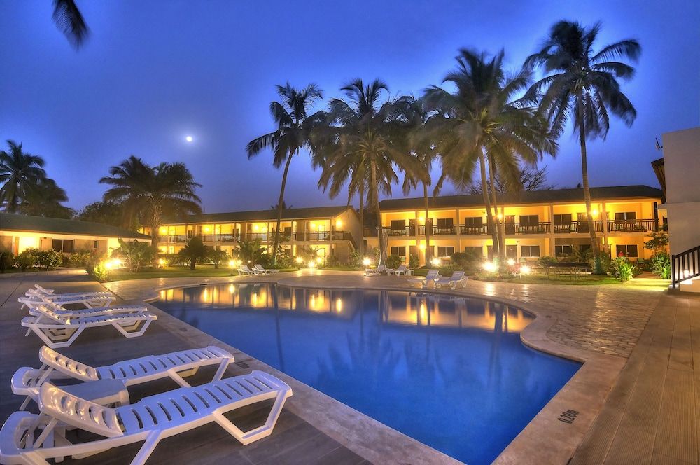 Sunset Beach Hotel 3 estrelas em Sere Kunda NDing