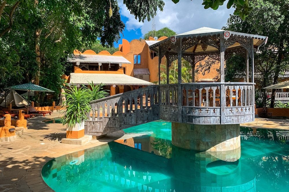 Nomad Beach Resort 2