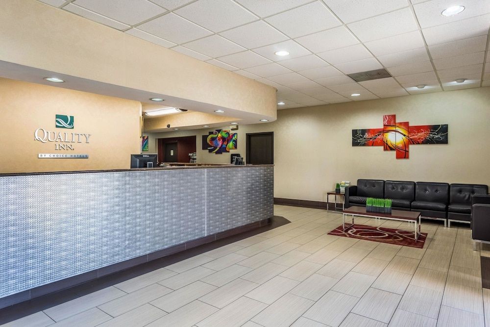 Quality Inn Tupelo - Near Barnes Crossing Mall 2