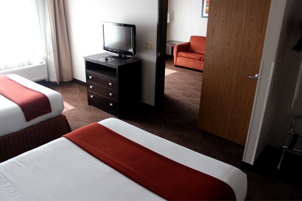 Holiday Inn Express Houghton-Keweenaw 2