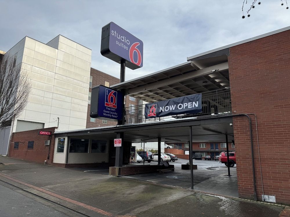 Studio 6 Suites Vancouver, Wa - Waterfront 2 estrelas em Vancouver