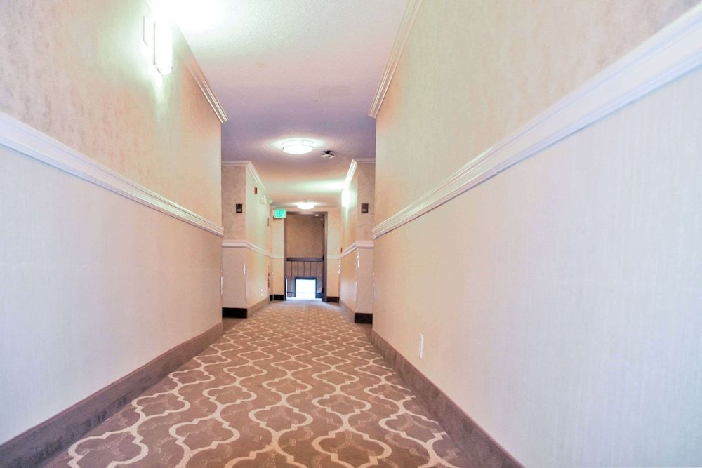 Comfort Inn & Suites Vancouver Downtown City Center 3