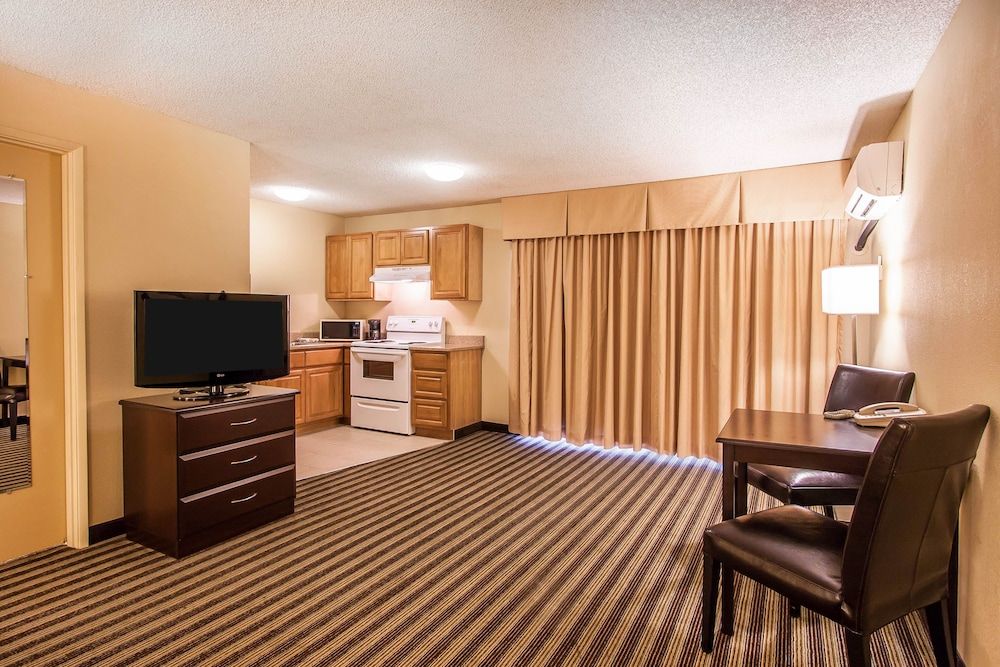 Quality Inn & Suites Vancouver - Hazel Dell 3