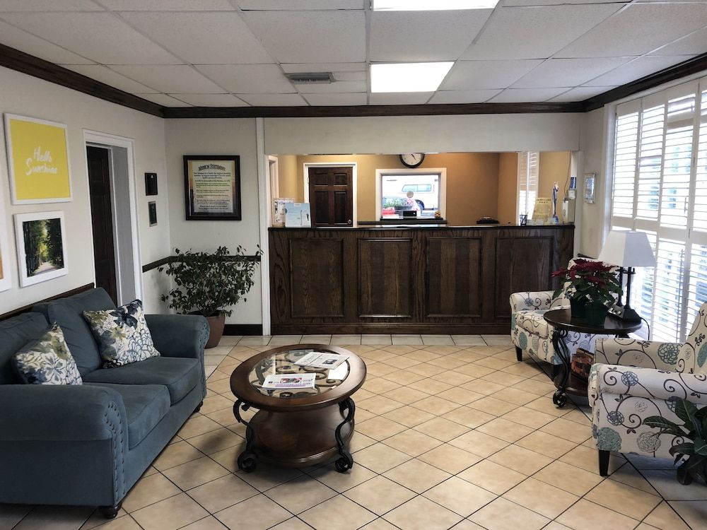 Days Inn by Wyndham Natchez 2