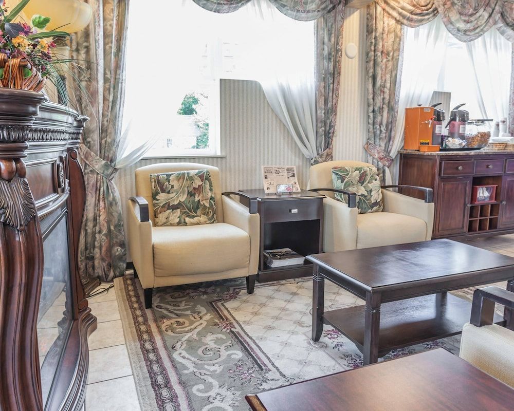 Comfort Inn On the Bay 3