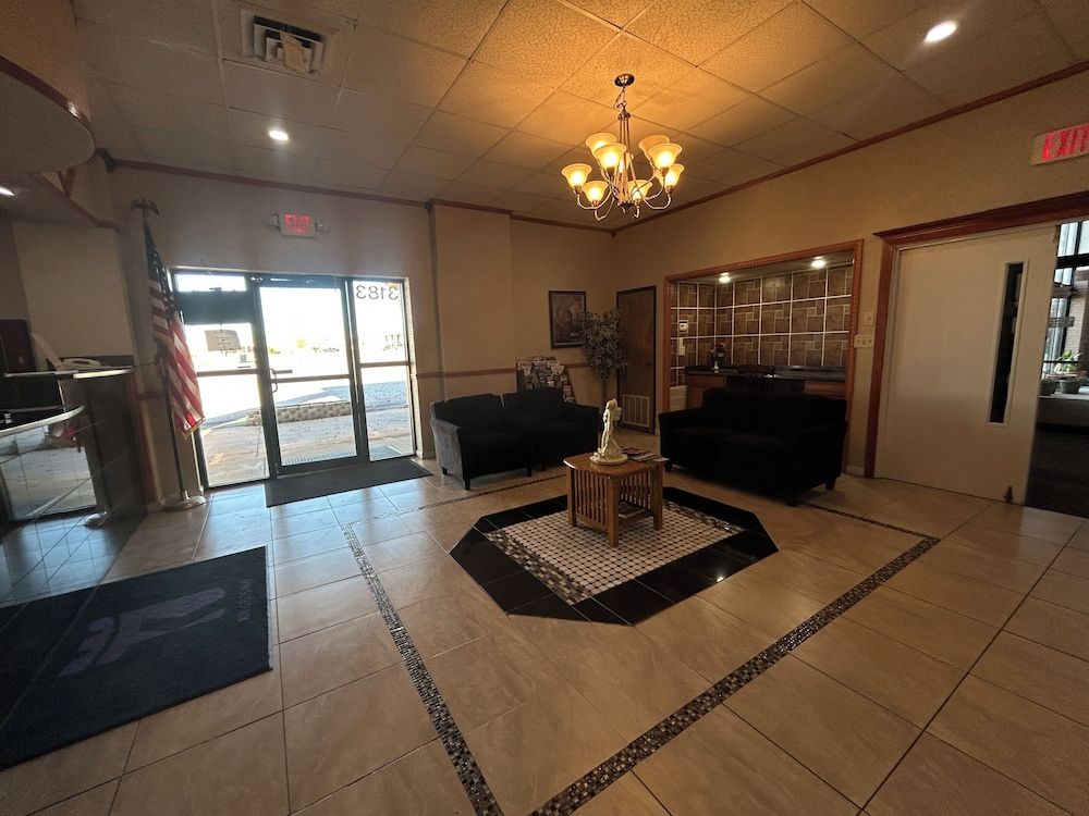 Knights Inn By Capital O Emporia I 35 3